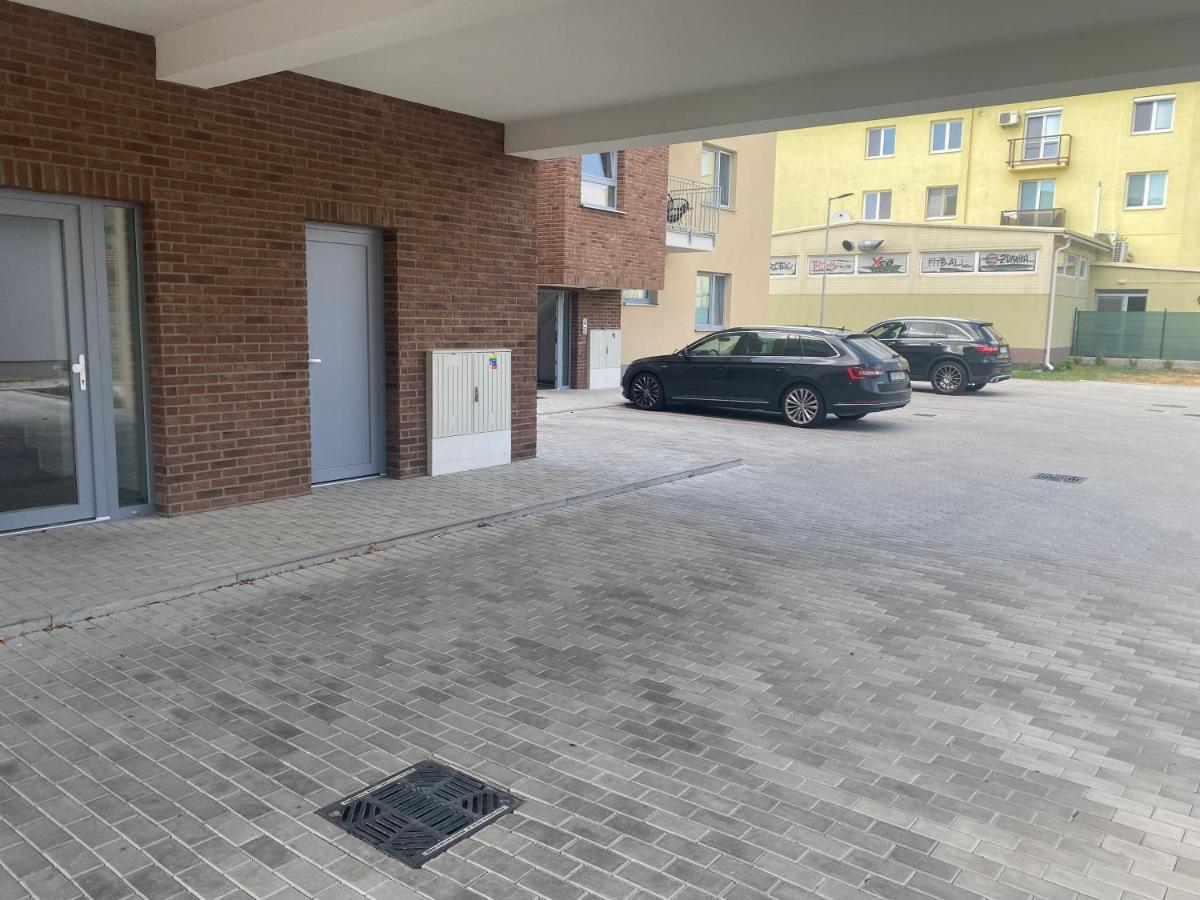 Maja Apartman Dunajska Streda Ngoại thất bức ảnh
