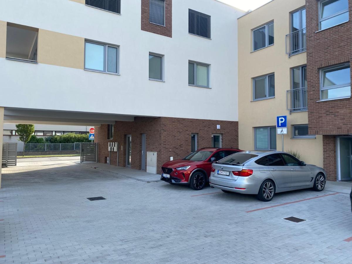 Maja Apartman Dunajska Streda Ngoại thất bức ảnh
